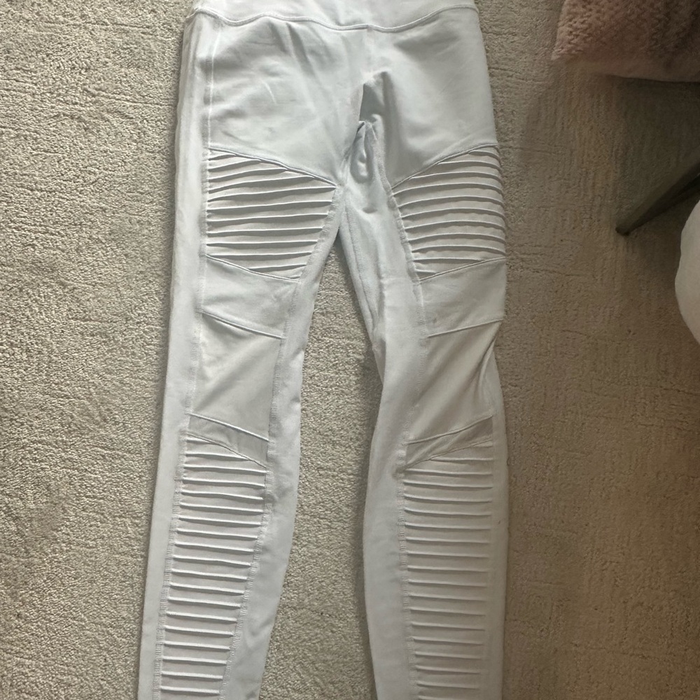 ALO Yoga White Ribbed Moto Leggings